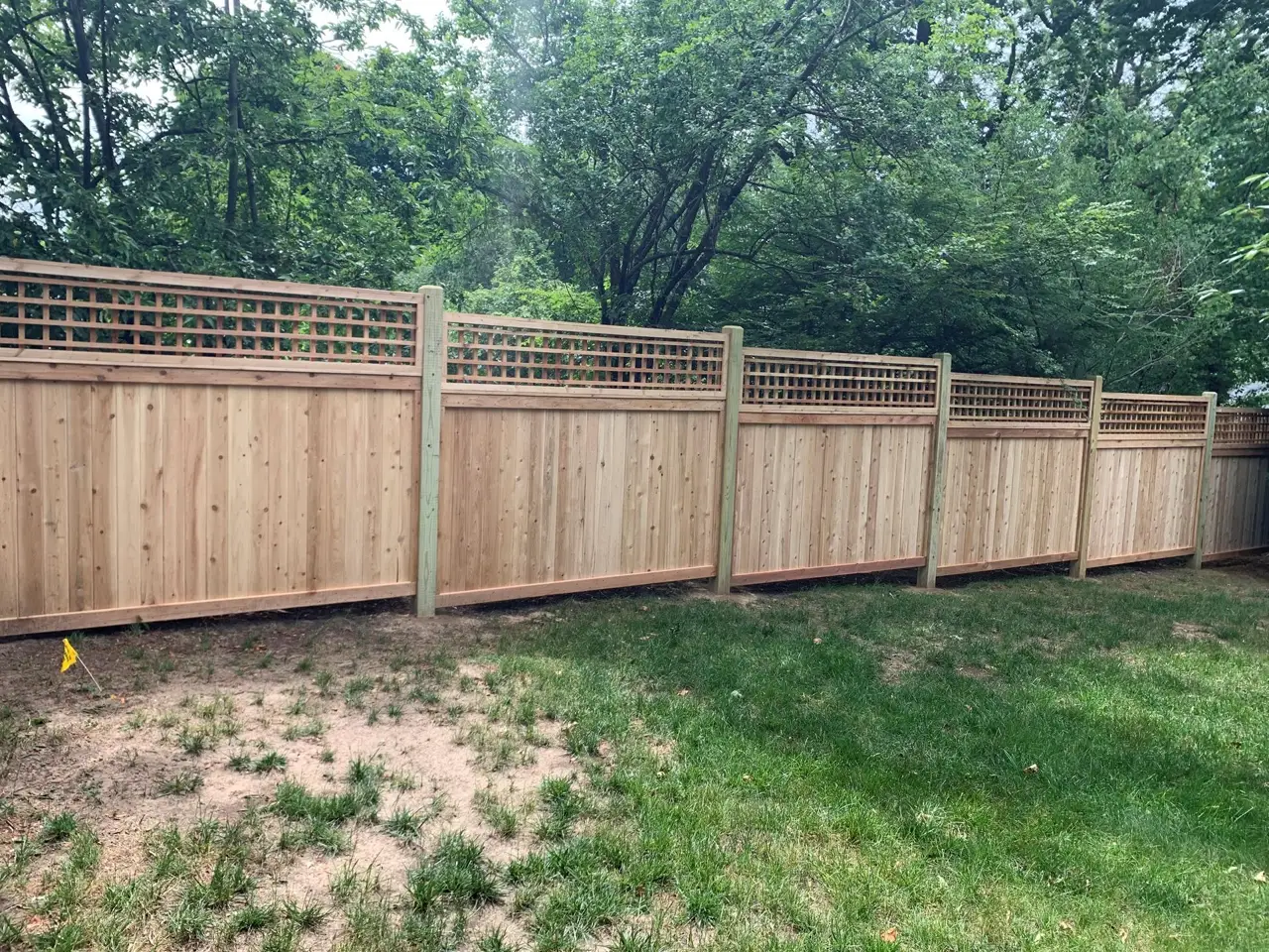 English Garden Lattice Topper fence installed by Armstrong Fence on the South Shore of Massachusetts